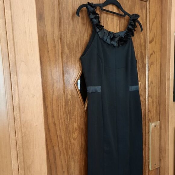 Badgley Mischka Collection Ruffle Neck Dress Sleeveless Black - Picture 3 of 15